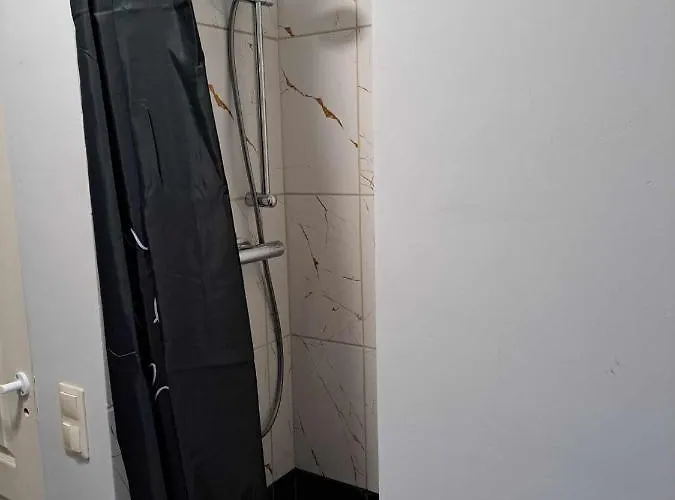 Small Beween The Old Town And The Airport Ρίγα